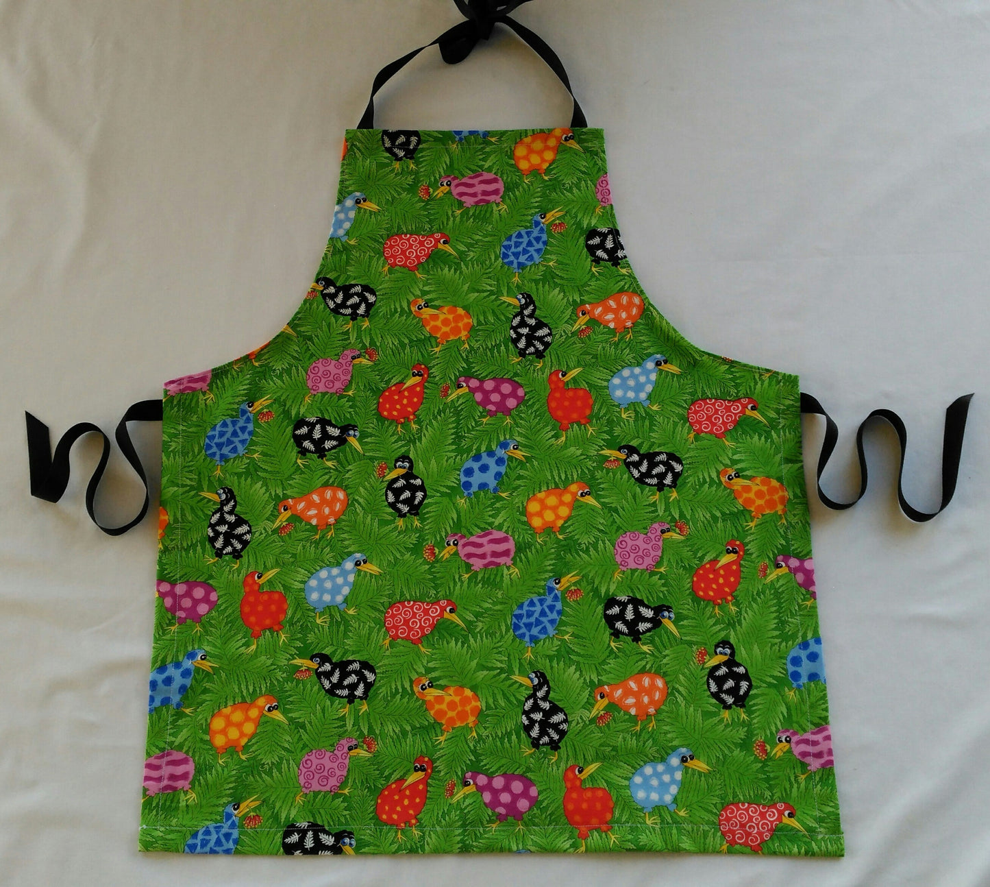 Children's Apron Kiwiana Rainbow Kiwis
