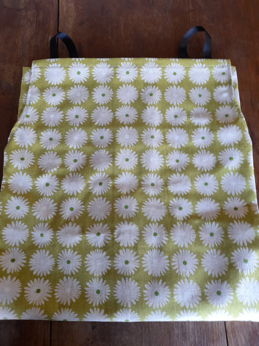 Adult Apron white daisies on green fabric